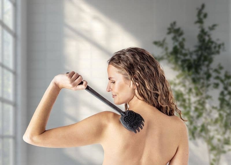 Bear Claw Back Scrubber