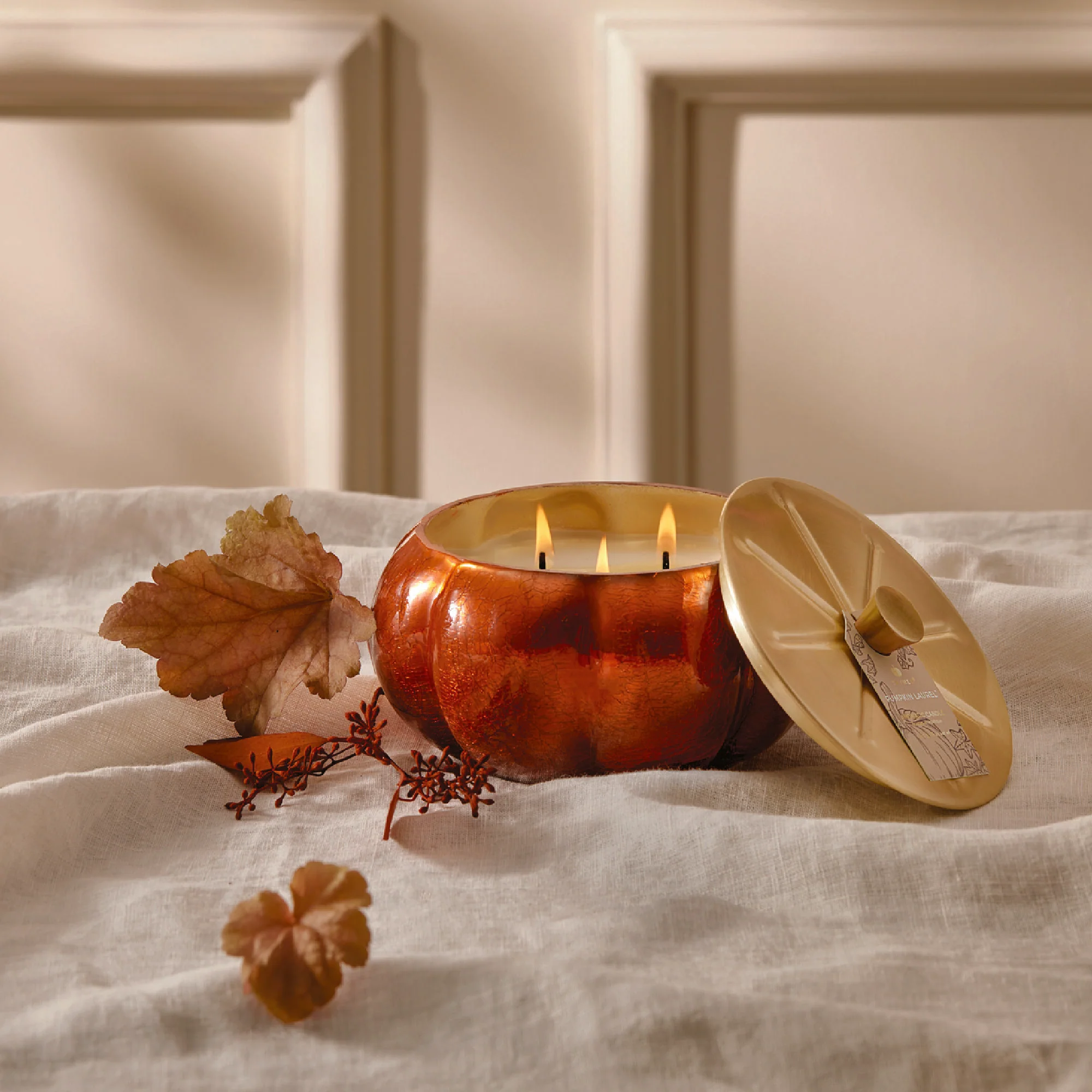 Thymes Poured Candle Pumpkin Laurel Large 15oz