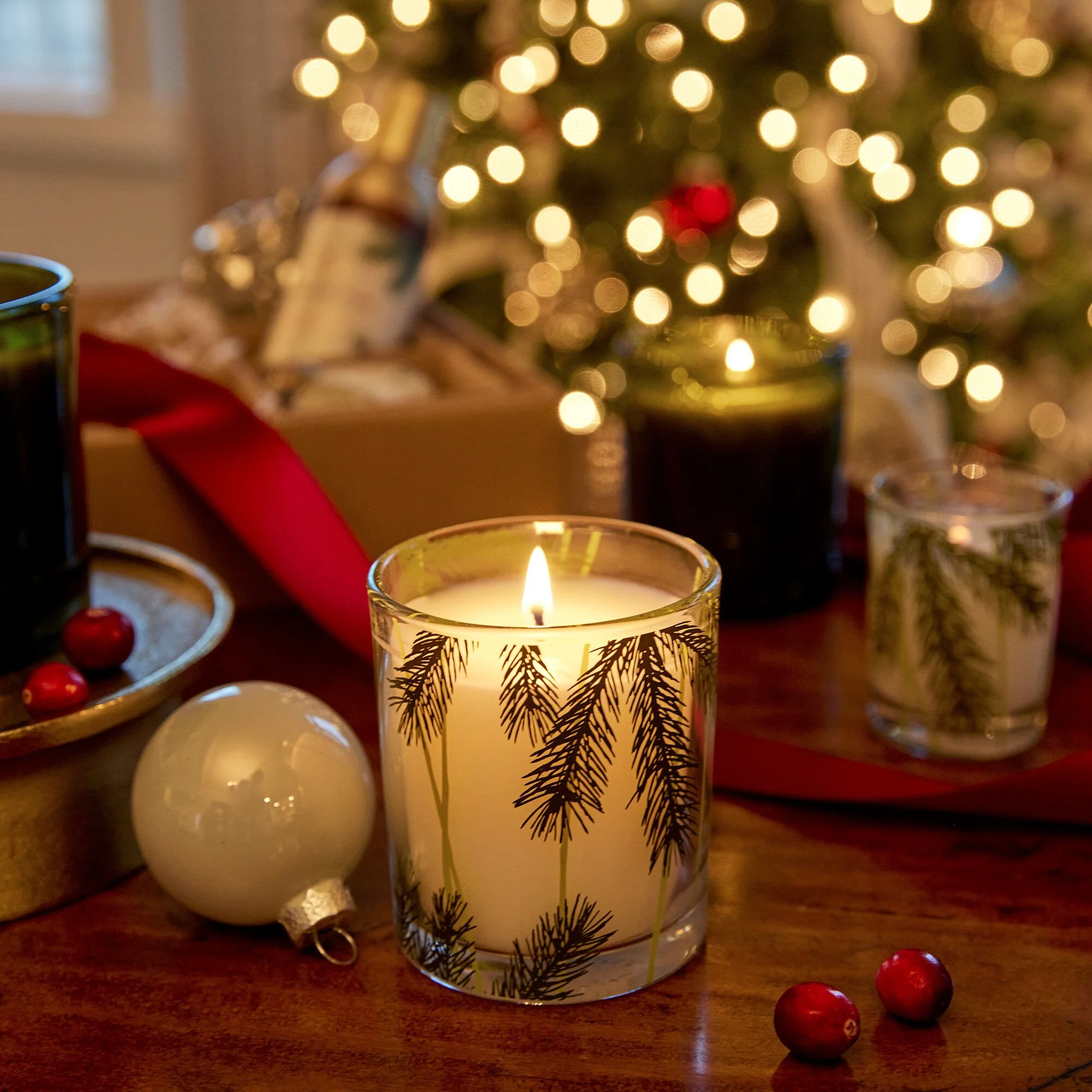 Thymes Poured Candle Pine Needle Design  Frasier Fir