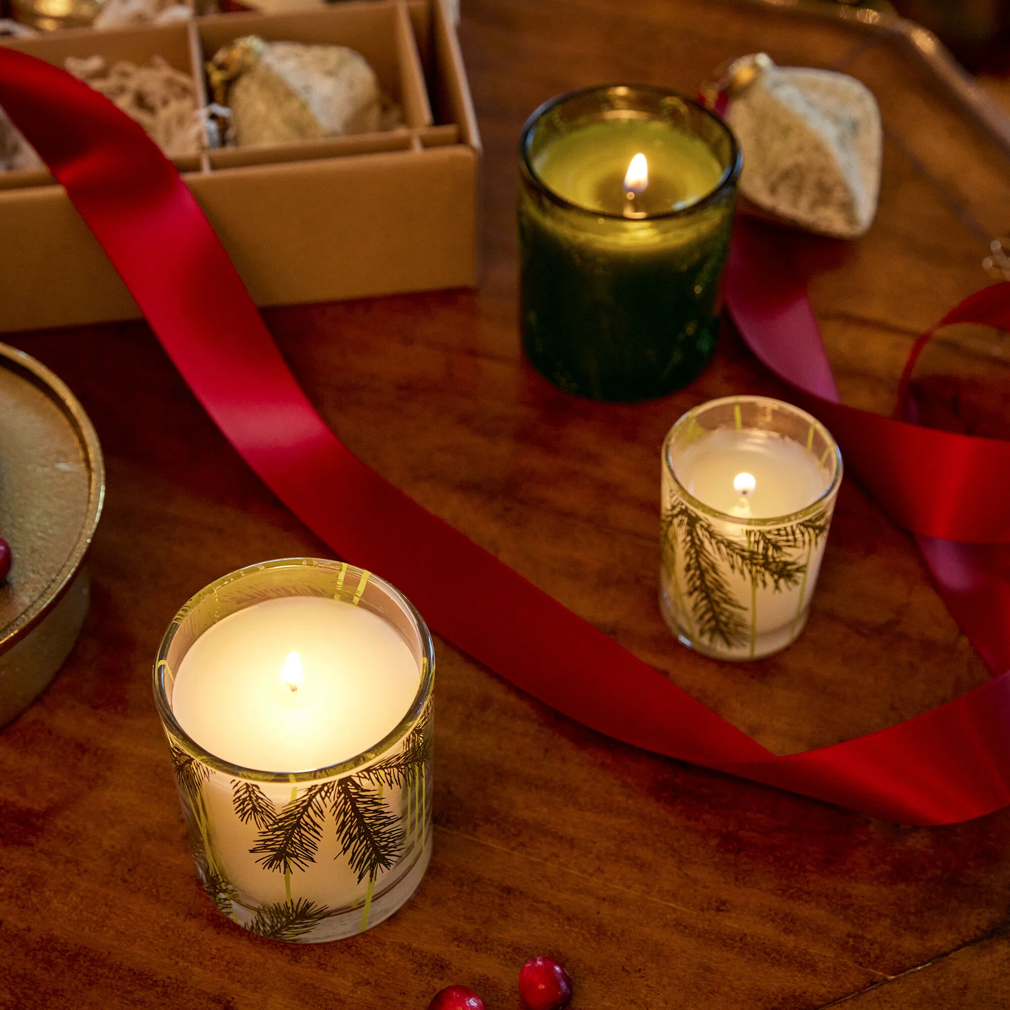 Thymes Votive Candle Pine Needle Design Frasier Fir
