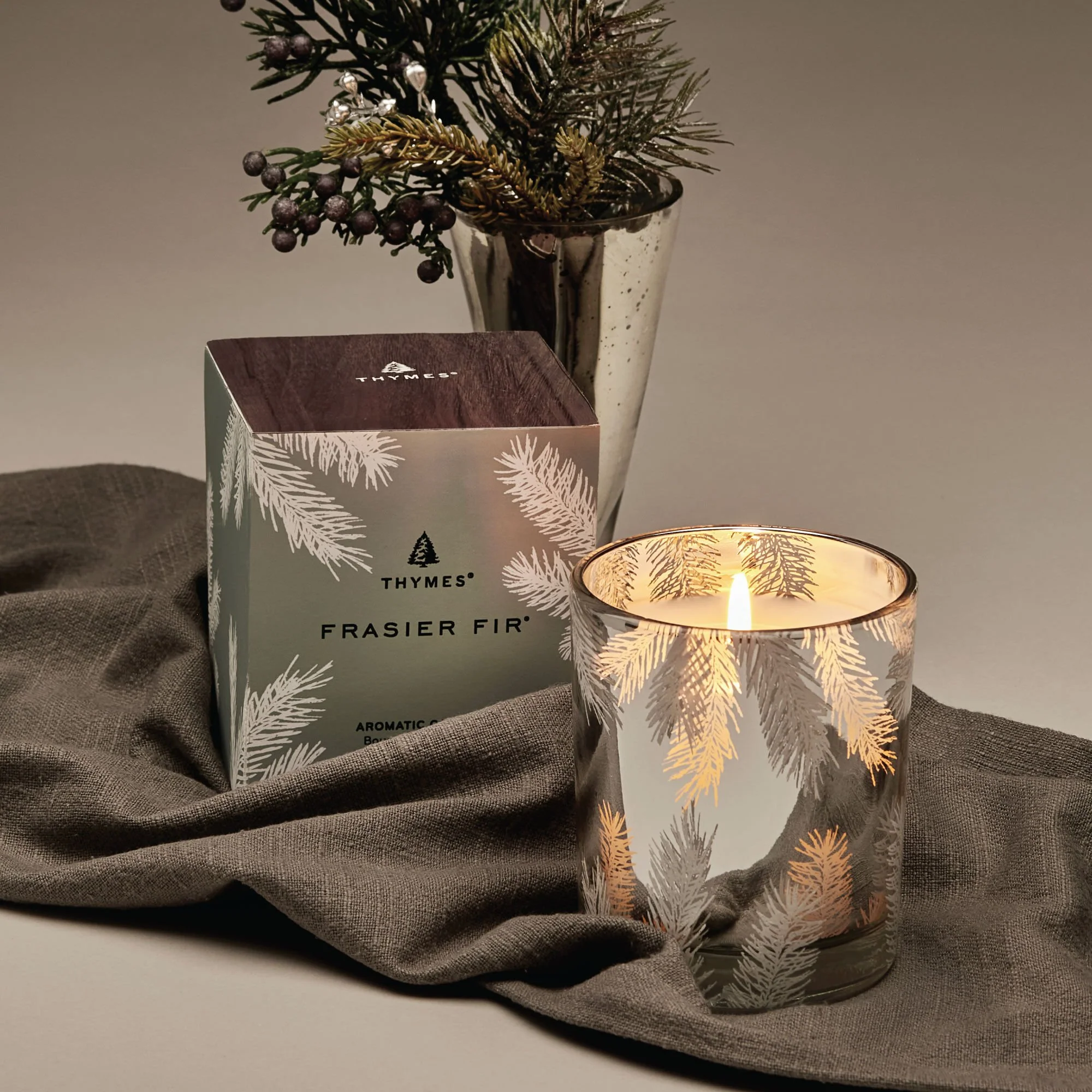 Thymes Statement Poured Candle Frasier Fir 6.5oz