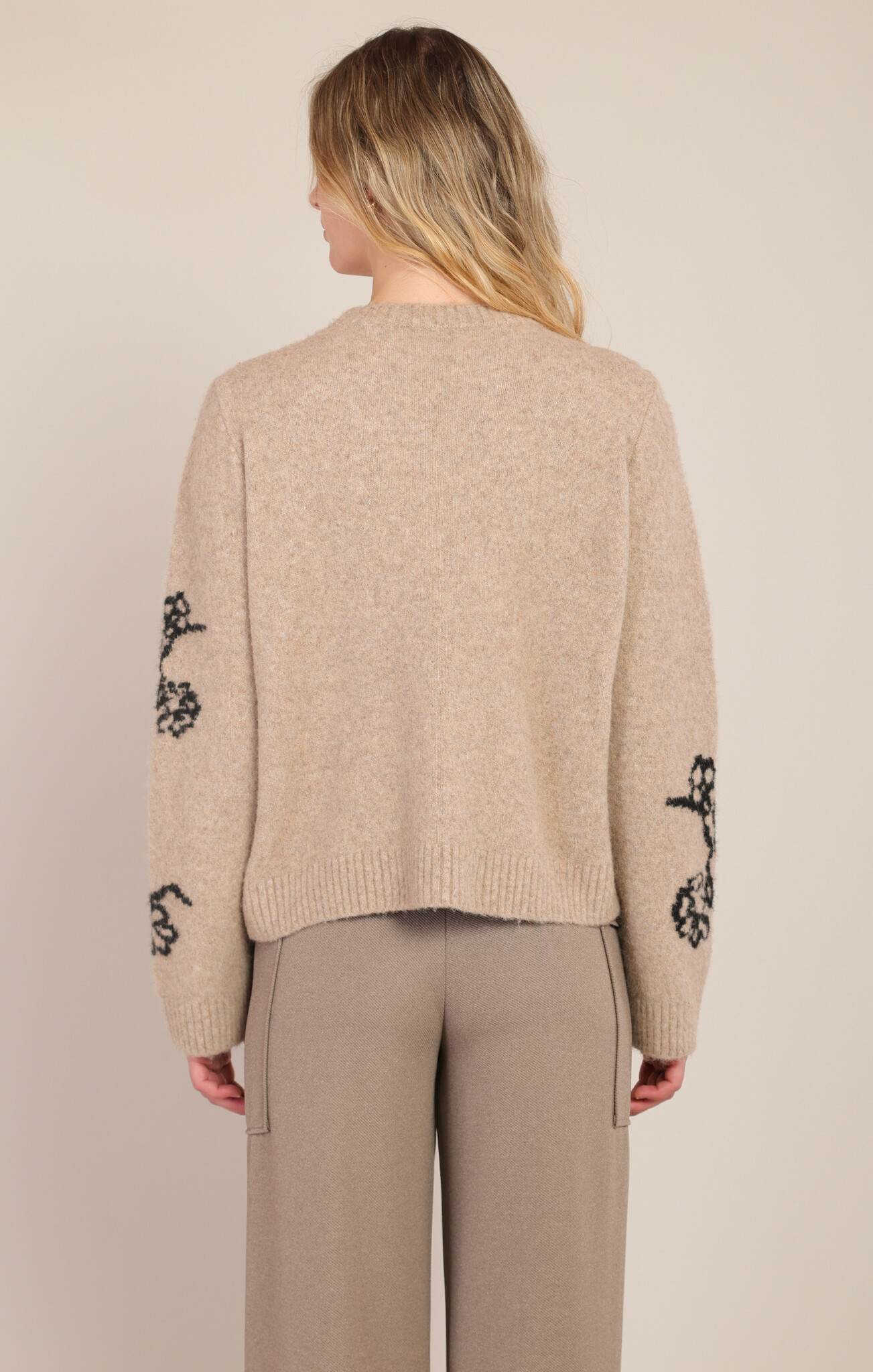 Room 34 Flower Crewneck Sweater