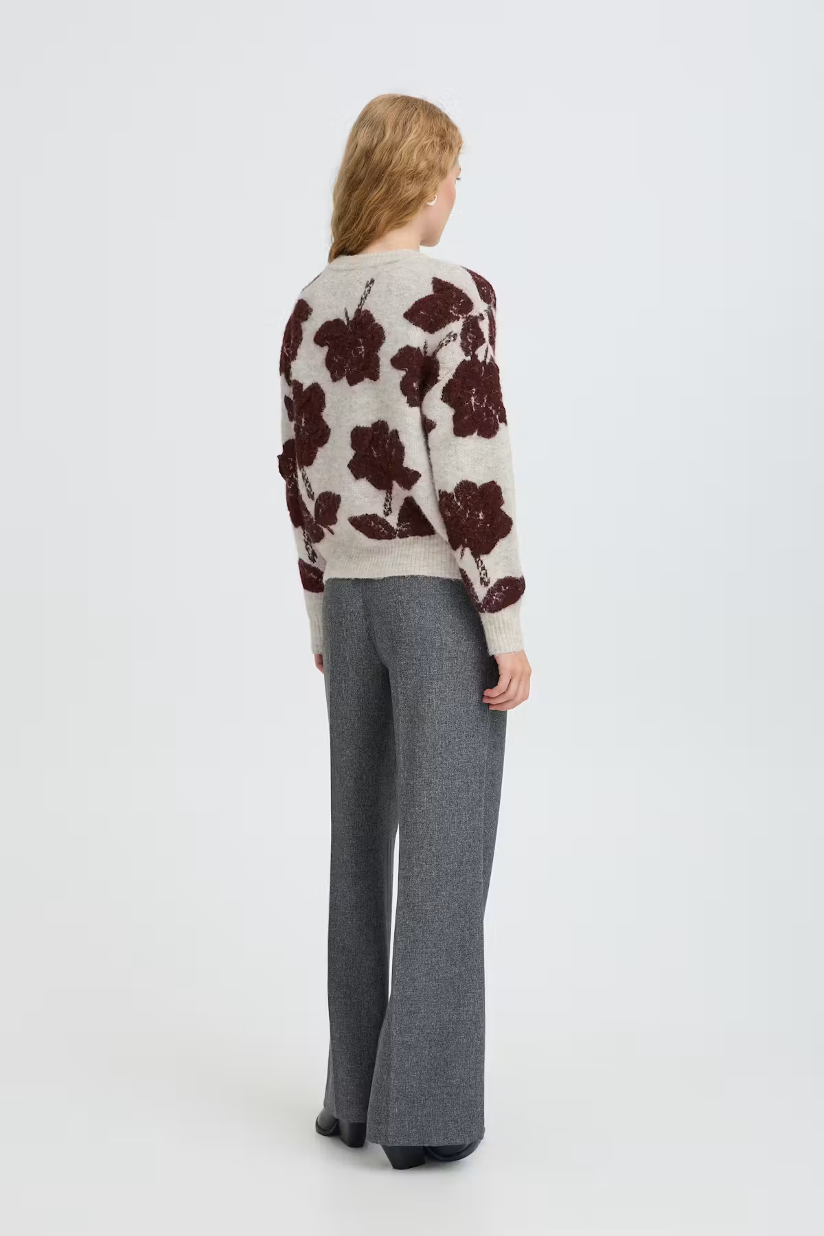 B.Young Manda Jumper