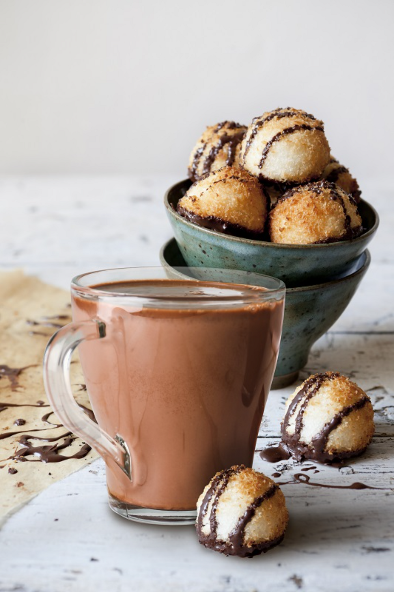 Gourmet Du Village Mini Hot Chocolate Macaroon