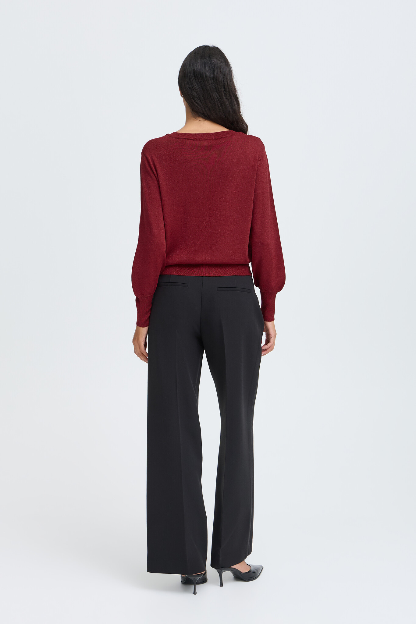 B.Young Mobbe V Jumper