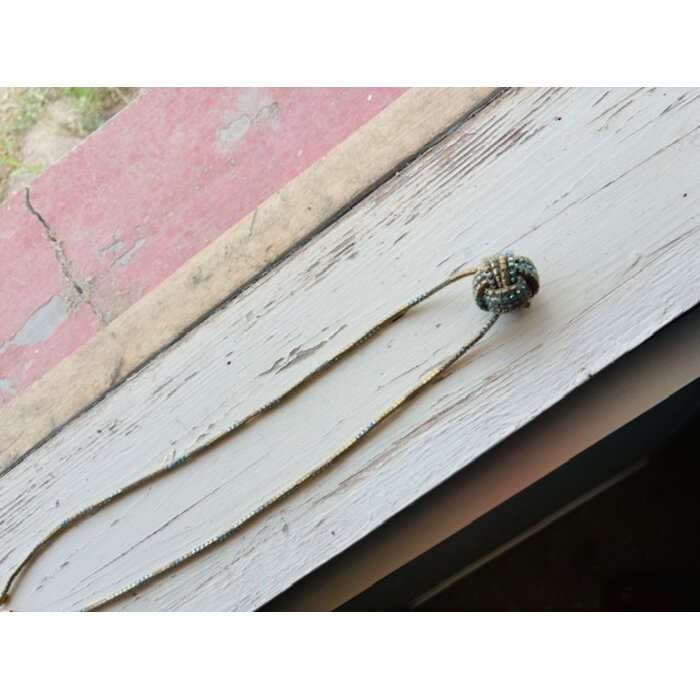 Peppercotton- Irridescent Chain Knot