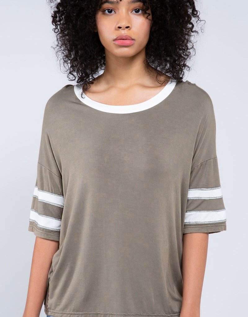 VARSITY STRIPE 1/2 SLEEVE TEE