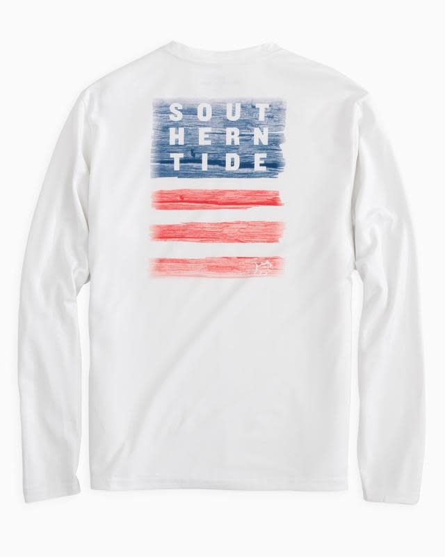 SOUTHERN TIDE L/S PERFORMANCE WOODEN FLAG TEE SOUTHERN TIDE L/S PERFORMANCE WOODEN FLAG TEE