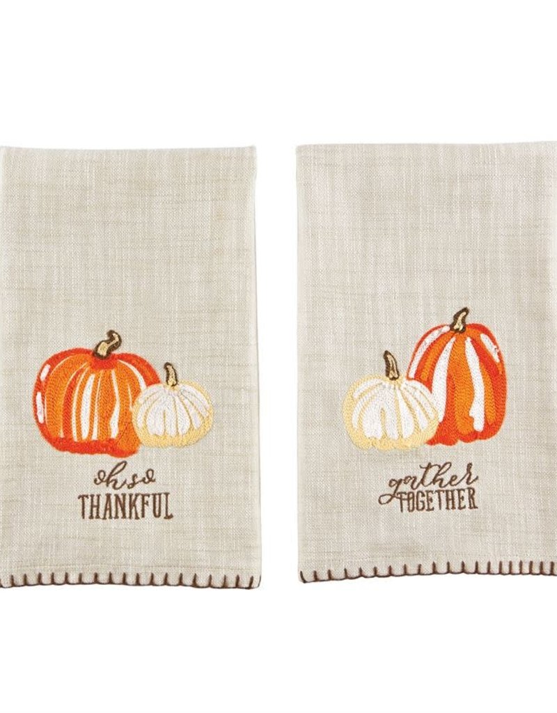 MUD PIE EMBROIDERED PUMPKIN TOWELS