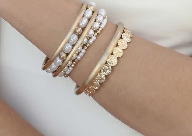 CANVAS EZRA COIN BANGLE IN WORN GOLD CANVAS EZRA COIN BANGLE IN WORN GOLD