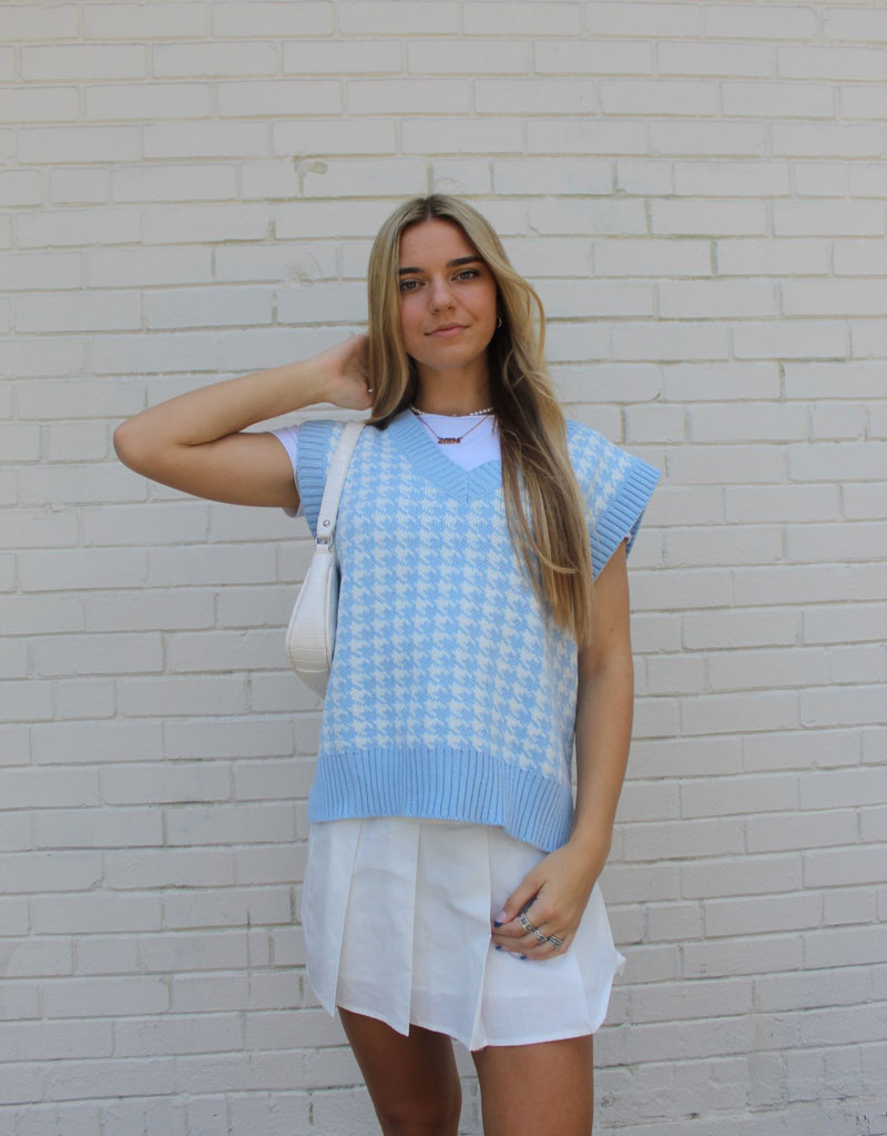 Cloud Ten Dorie Houndstooth Vest-Carolina Blue