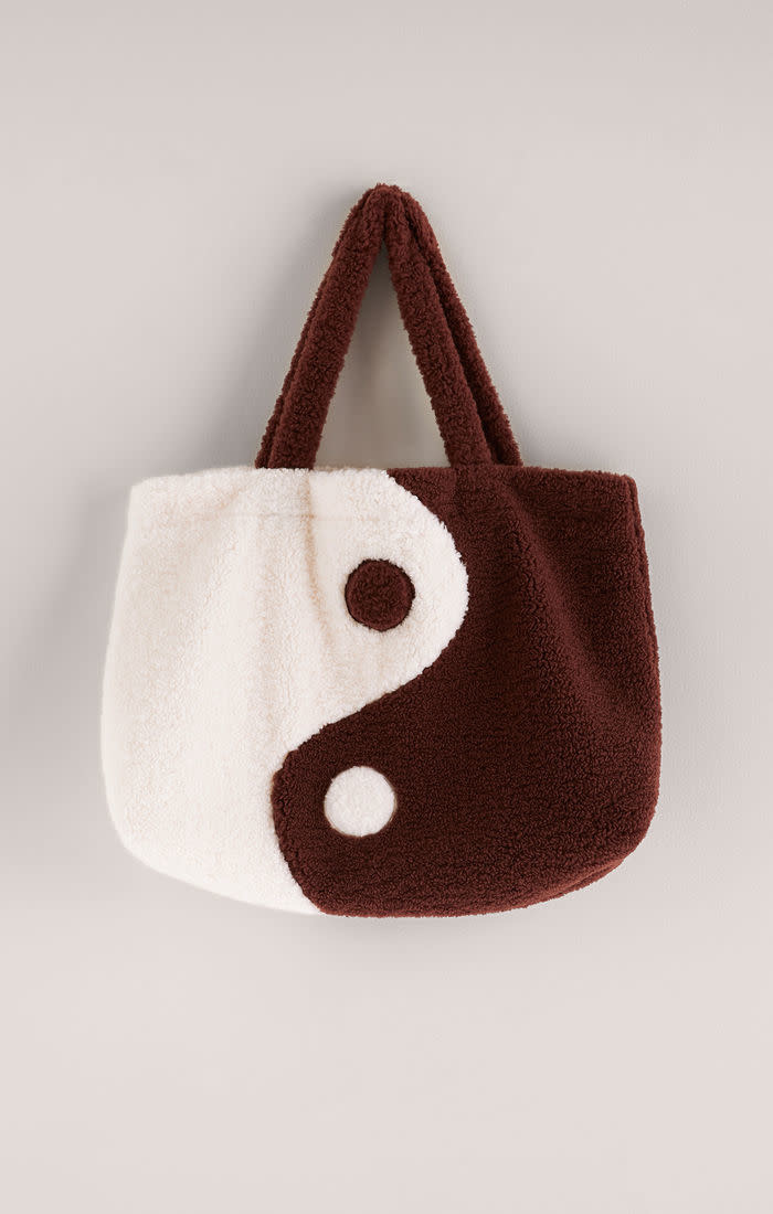 Z SUPPLY YIN YANG SHERPA TOTE Z SUPPLY YIN YANG SHERPA TOTE