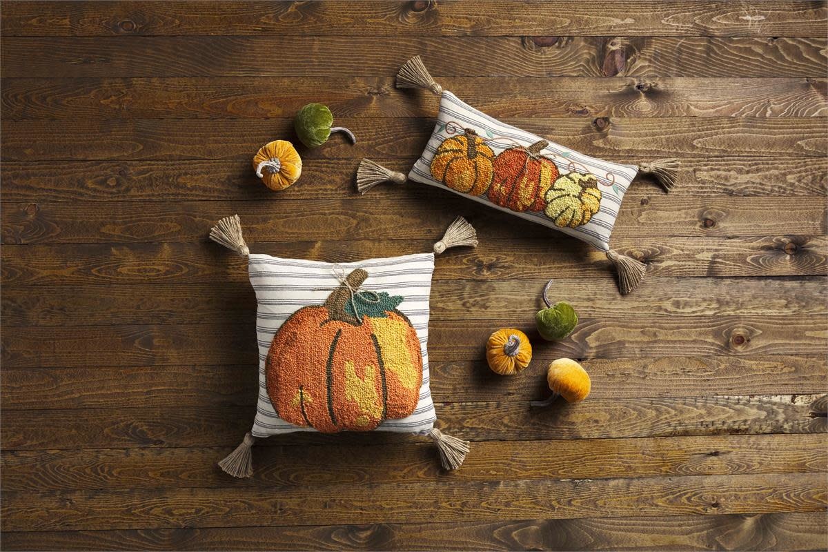 MUD PIE HOOKED PUMPKIN PILLOWS MUD PIE HOOKED PUMPKIN PILLOWS