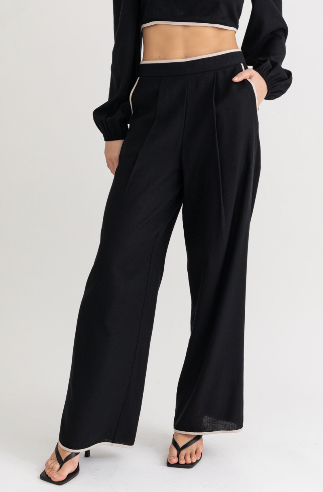 LE LIS FINE LINES DRESS PANT LE LIS FINE LINES DRESS PANT