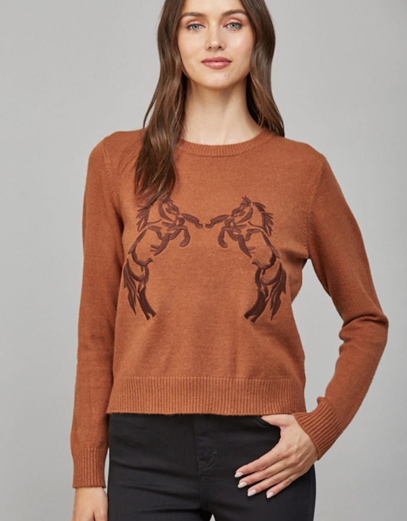 FATE HORSE EMBLEM CREW NECK SWEATER