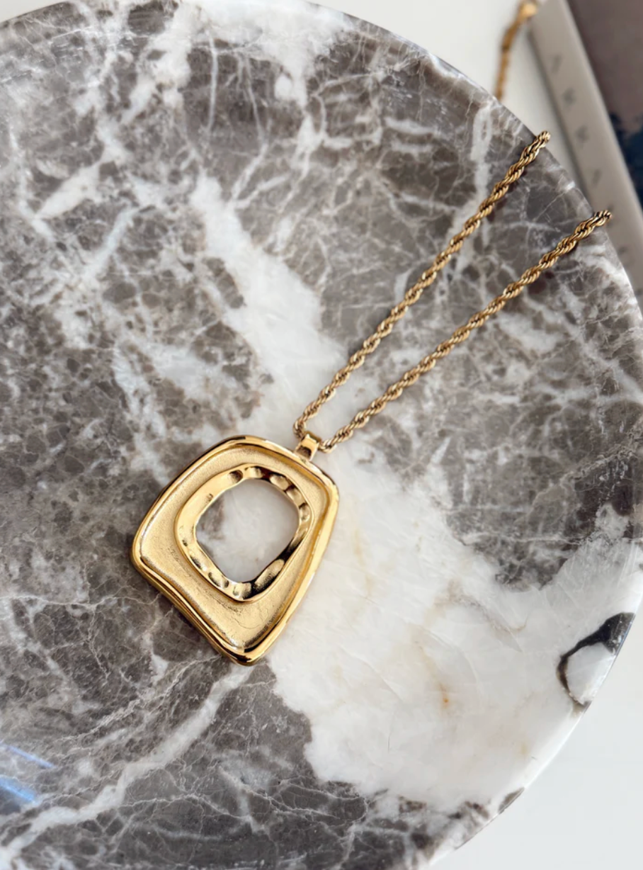 CHANSUTT PEARLS TAYLOR NECKLACE