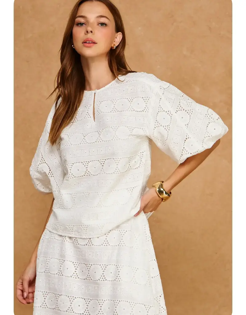 STRUT & BOLT EYELET COTTON PUFF SLEEVE TOP-WHITE