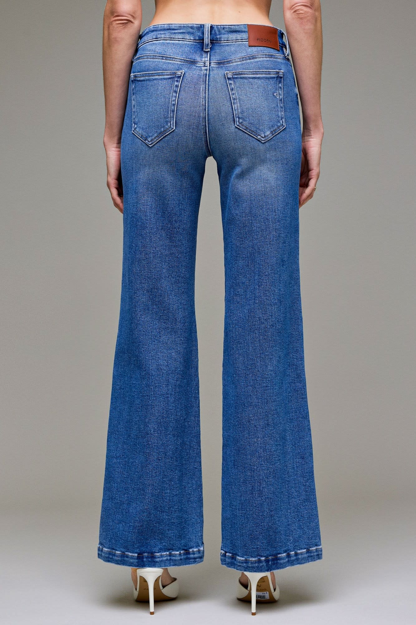 HIDDEN JEANS Happi Pintuck Mid Rise Comfort Flare
