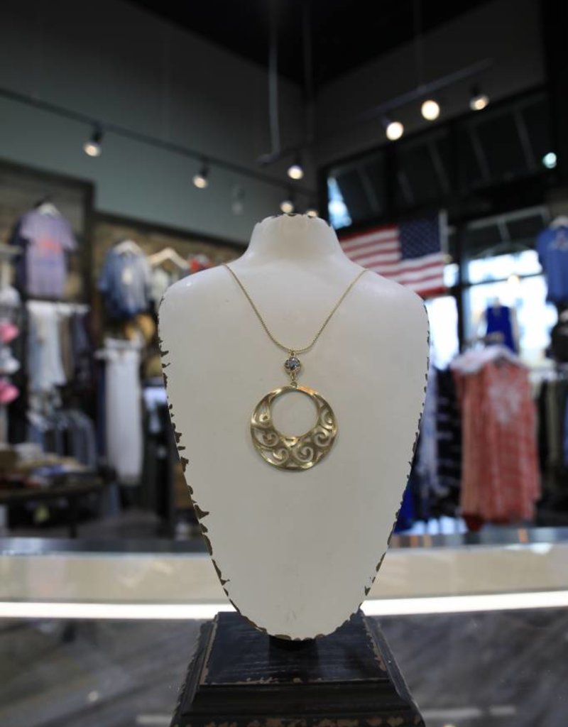 CANVAS LINKED WAVY FILIGREE DISC NECKLACE