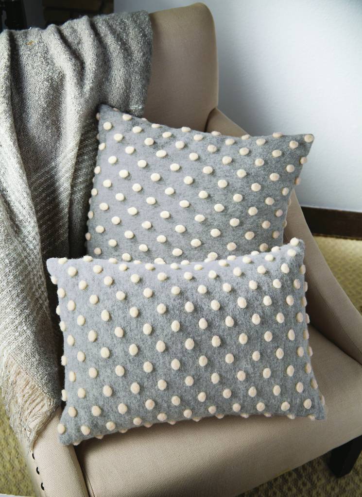 MUD PIE HEATHERED POM POM PILLOWS MUD PIE HEATHERED POM POM PILLOWS