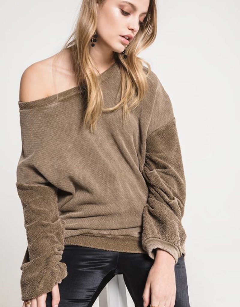 WHITE CROW TOLANI PULLOVER