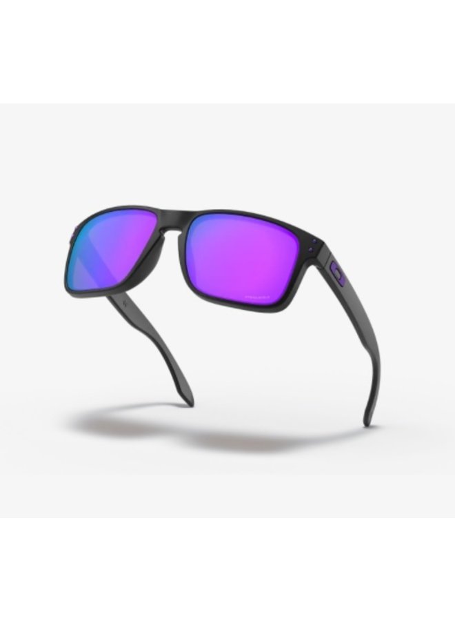 OAKLEY HOLBROOK - MATTE BLACK W/ PRIZM VIOLET LIFESTYLE