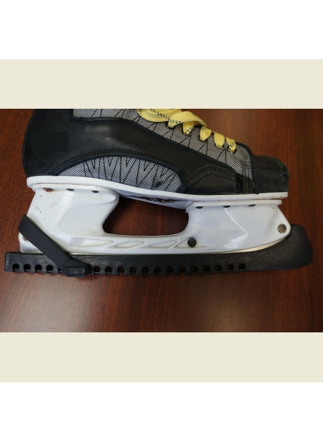 PLASTIC HOCKEY SKATE GUARD