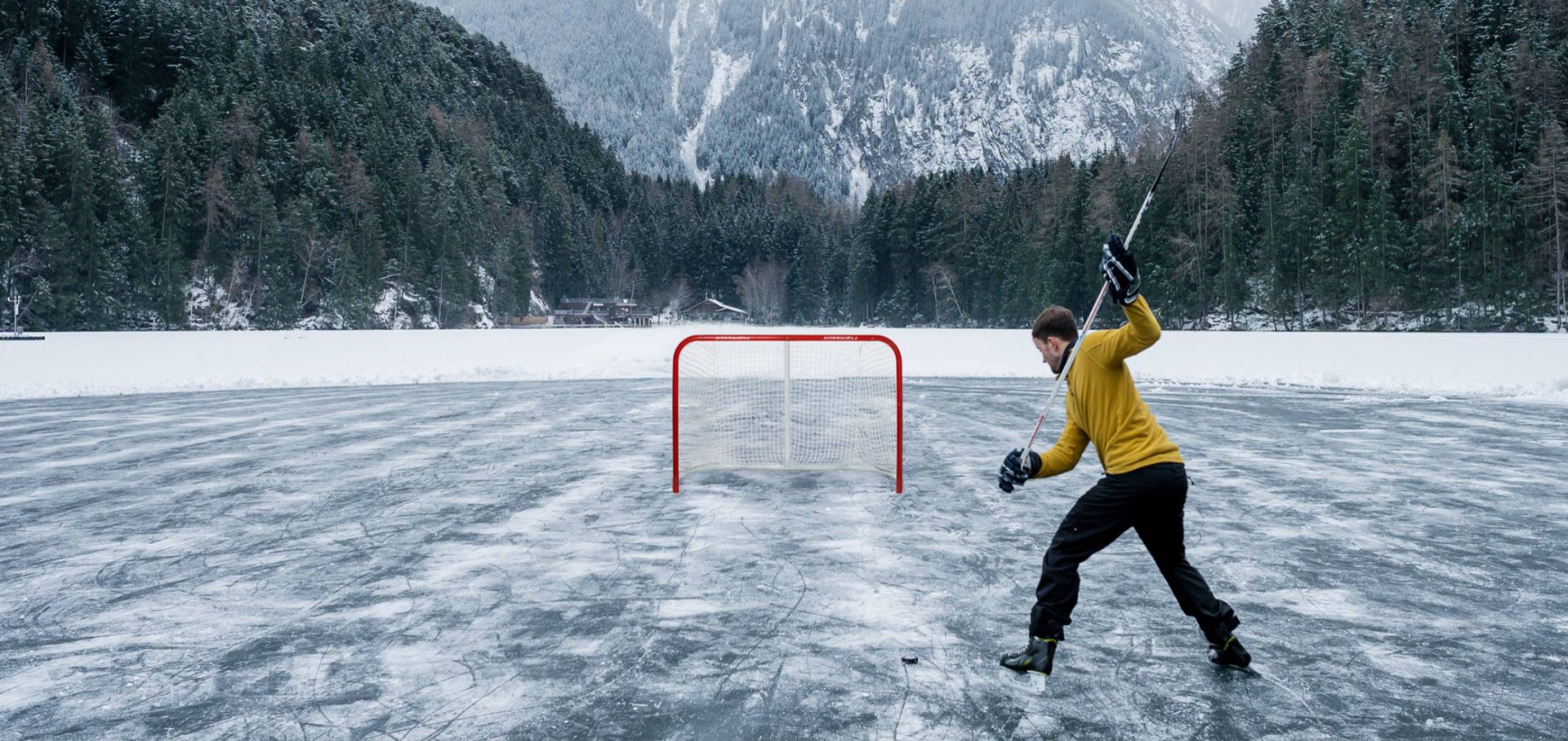 STREET & POND HOCKEY
