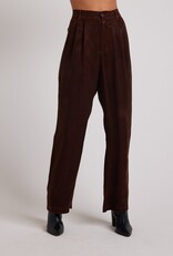 Bella Dahl Pleat Front Trouser - Mahogany Brown