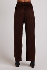 Bella Dahl Pleat Front Trouser - Mahogany Brown