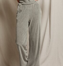 perfectwhitetee Holly Velour Relaxed Leg Sweatpant