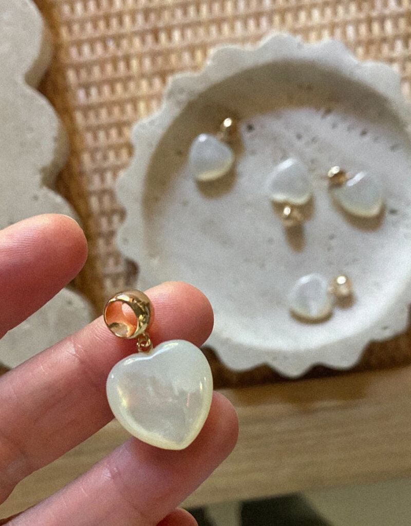 Thatch Gemma Mother of Pearl Heart Ball Charm