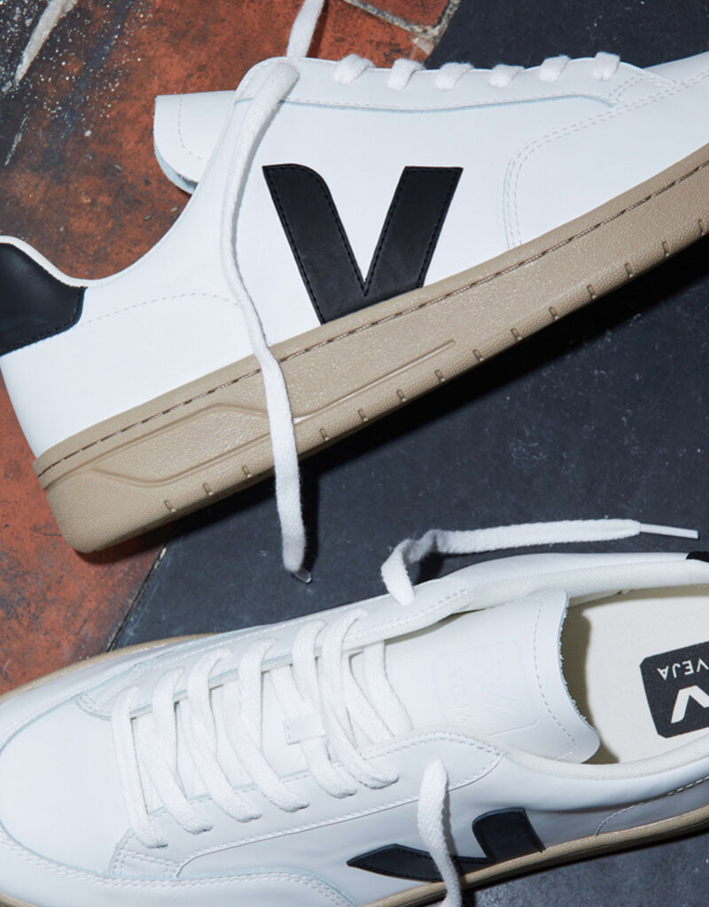 Veja V-12 White/Black/Dune