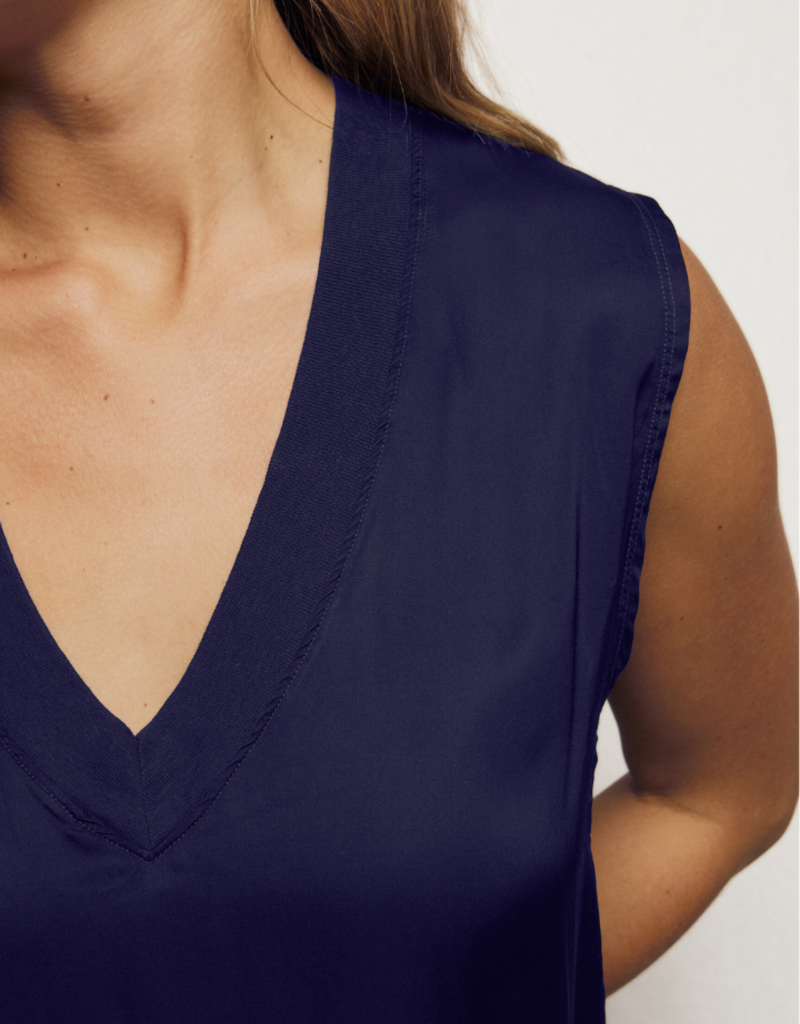 perfectwhitetee Celina Satin Tee