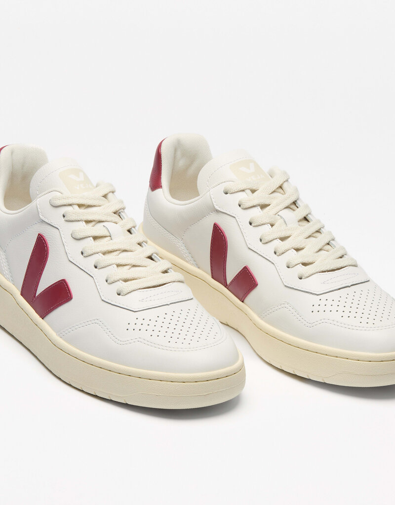 Veja V-90 Sneaker