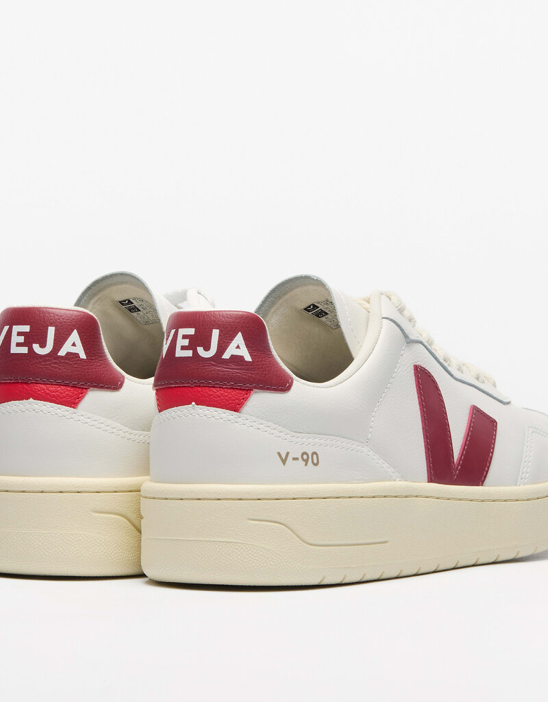 Veja V-90 Sneaker