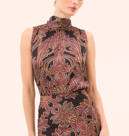 Misa Luka Top