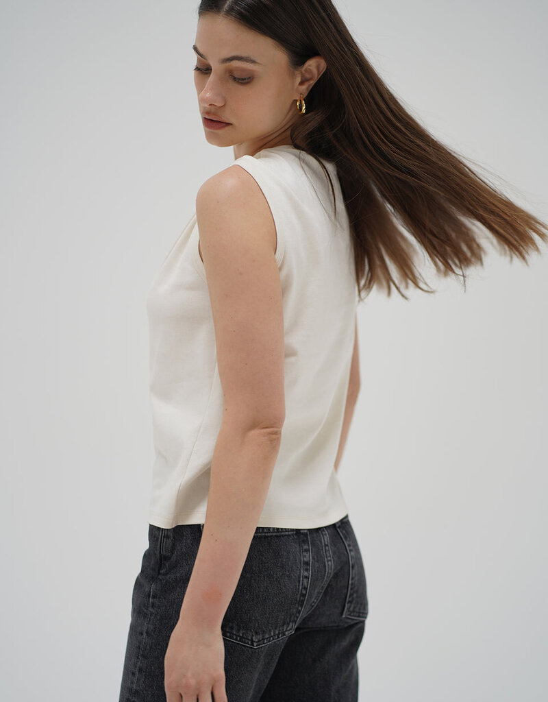 LNA Idol Tee