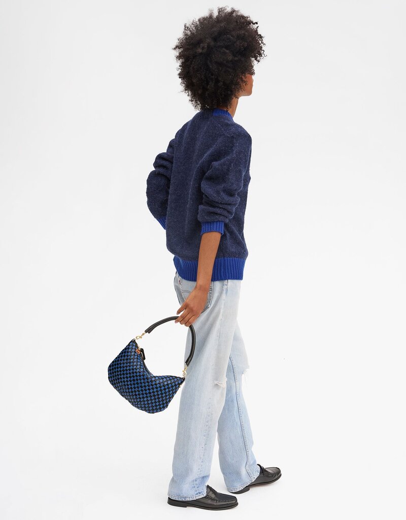 Clare V. Petit Moyen