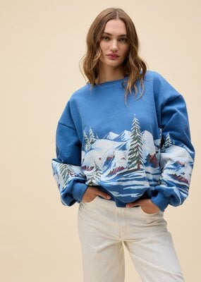 Daydreamer Alpine Ski Scene Oversized Crew