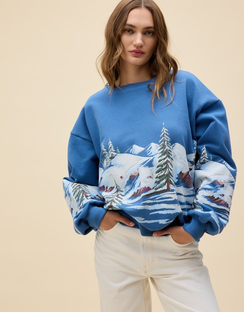 Daydreamer Alpine Ski Scene Oversized Crew