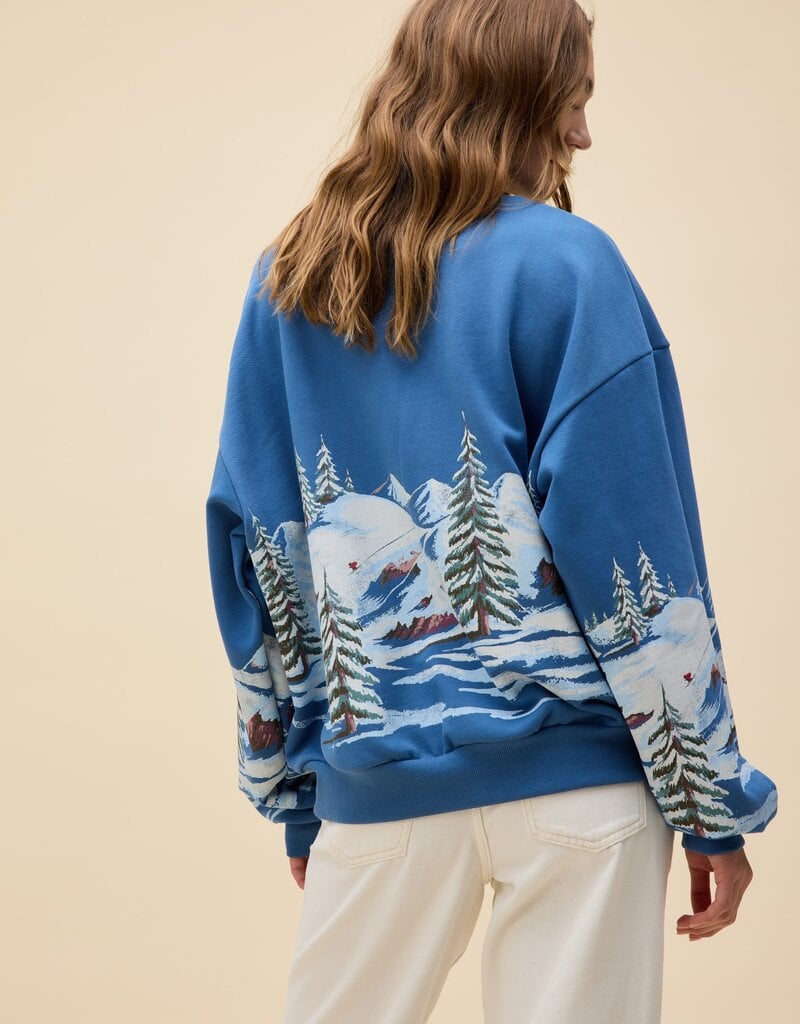 Daydreamer Alpine Ski Scene Oversized Crew