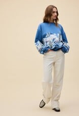 Daydreamer Alpine Ski Scene Oversized Crew