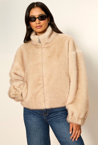 Everest Fur Bomber