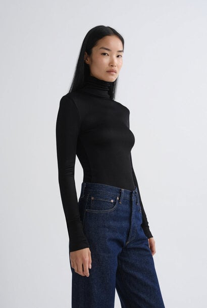 Caryle Turtleneck
