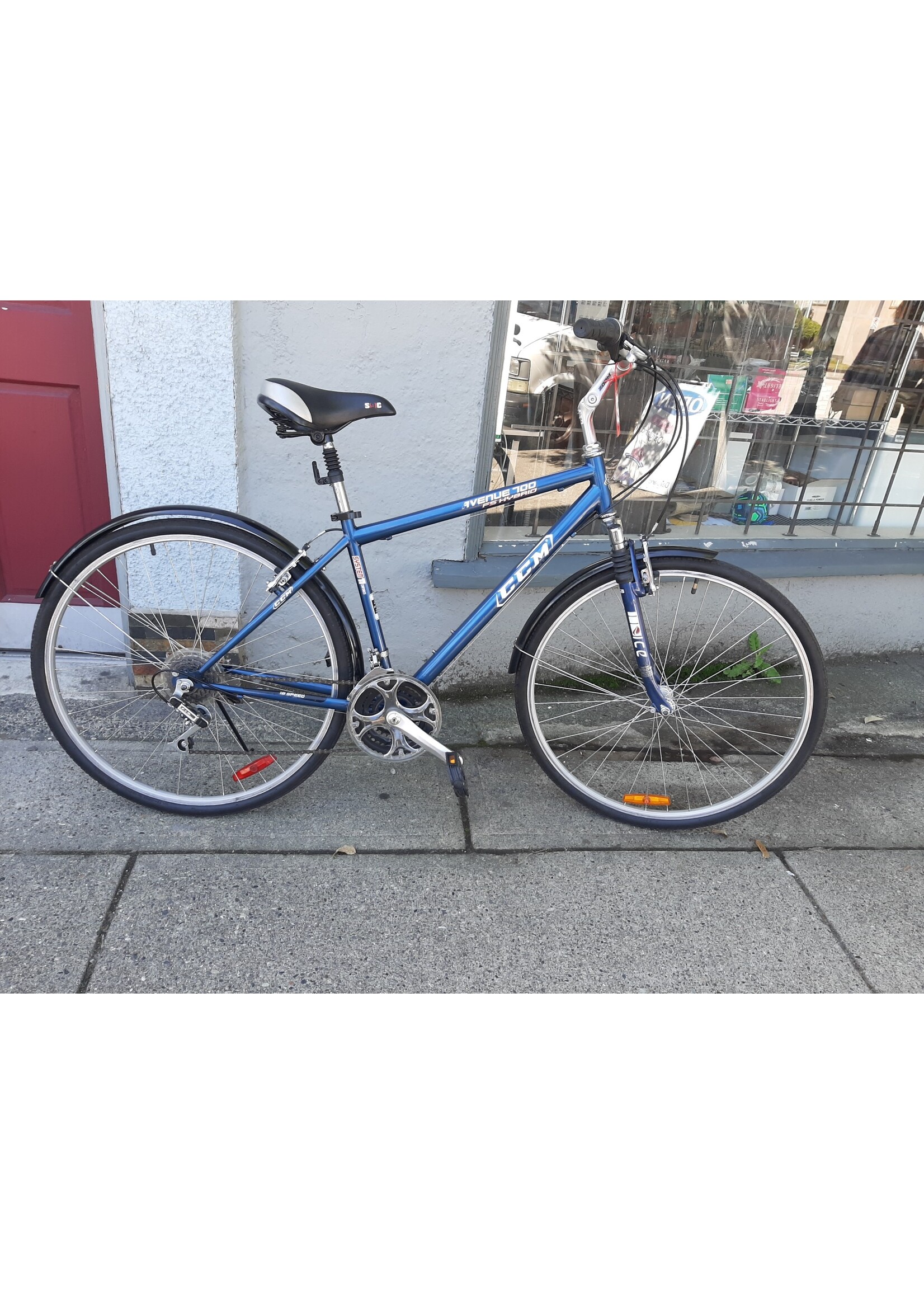 CCM Avenue 100 Blue Large Bikes For All