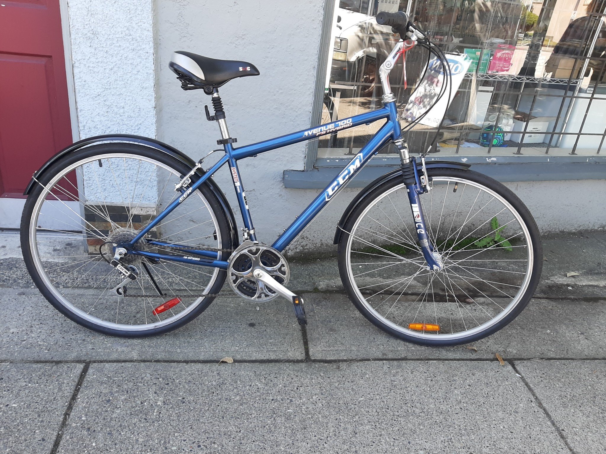 Ccm hybrid bike hotsell