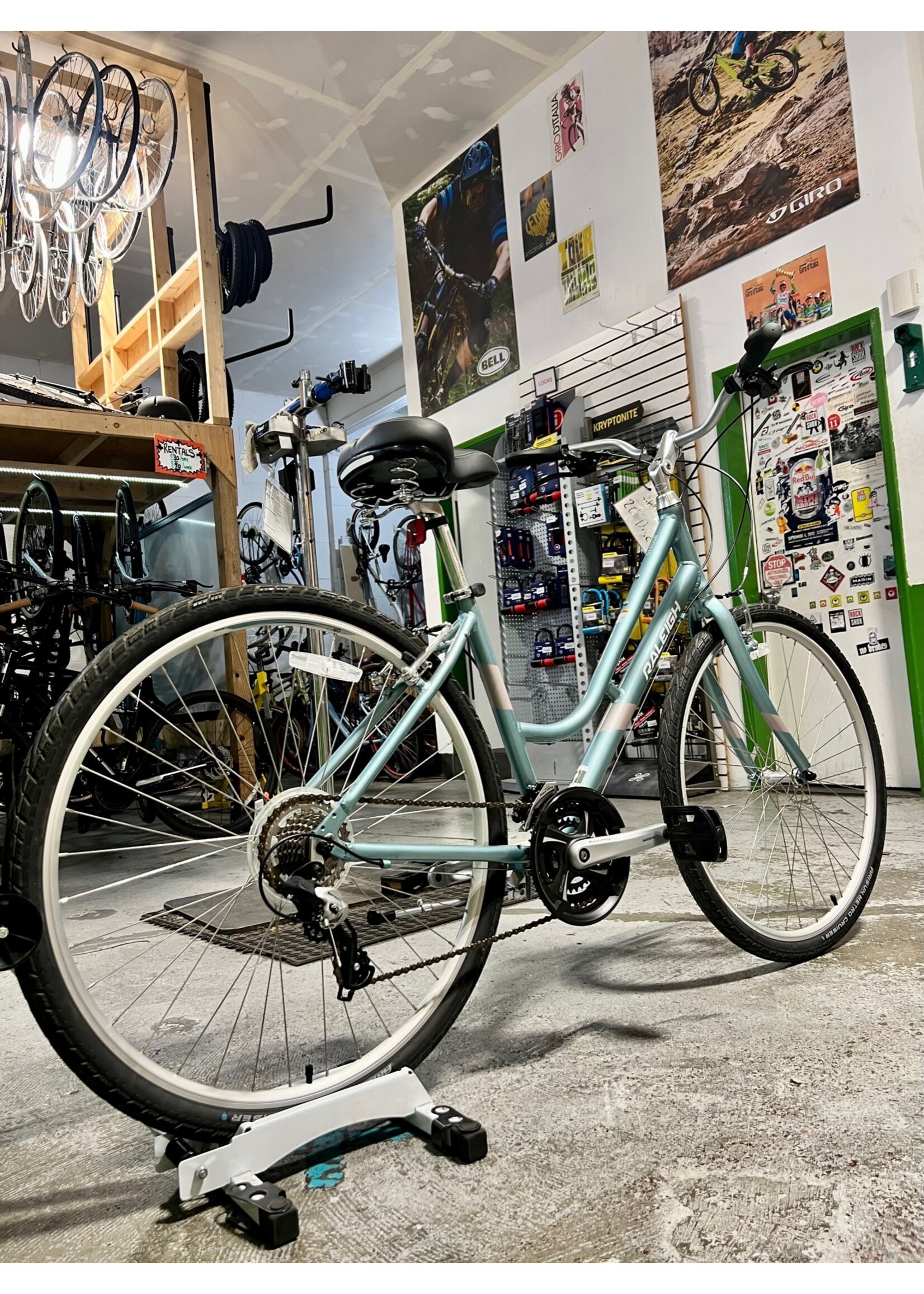 Raleigh (L) Raleigh Detour Bikes For All