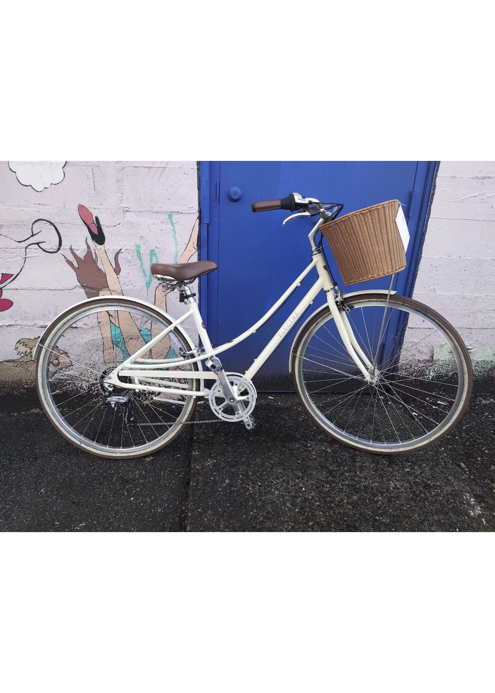 Electra Electra Creme Step Through 17 Inch/44 CM