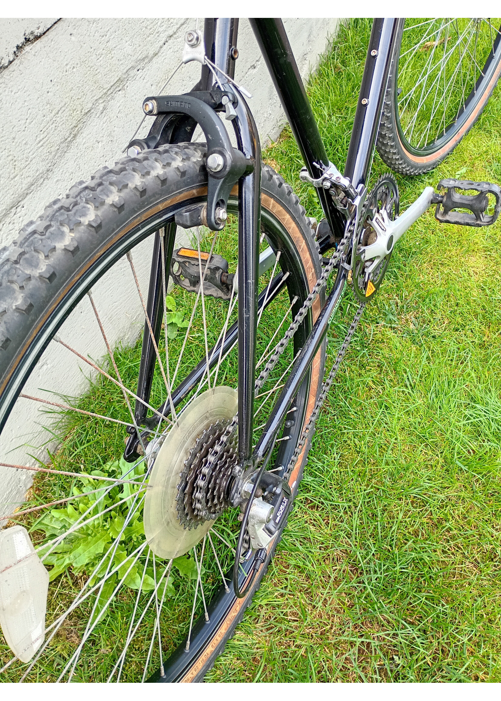 Black Medium Gravel Commuter